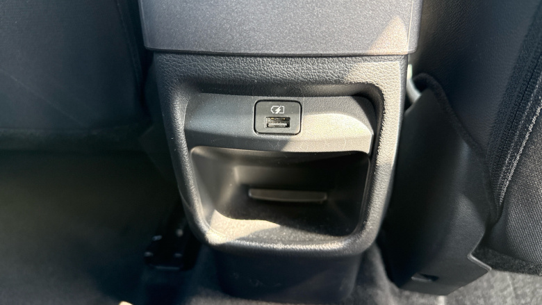 Nissan Juke 1.0 DiG-T 114 N-Connecta 5dr DCT Petrol Hatchback
